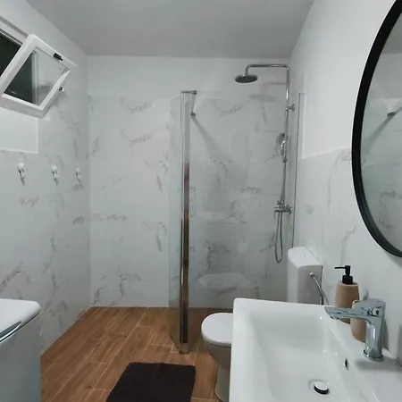 Apartment Kollmann - 50m From Arena, Private Courtyard