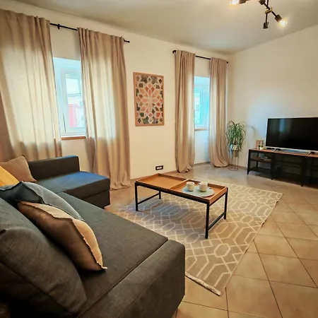 Kollmann - 50m From Arena, Private Courtyard Apartmán