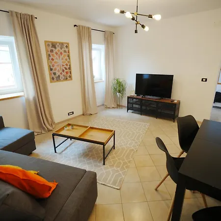 Apartmán Kollmann - 50m From Arena, Private Courtyard *